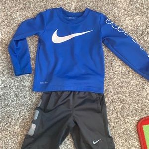 Boys Nike 2T set